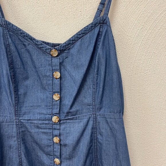 Torrid Denim Faux Button-Front Sleeveless Tank Top W/ Adjustable Straps Size 2 - Picture 2 of 5